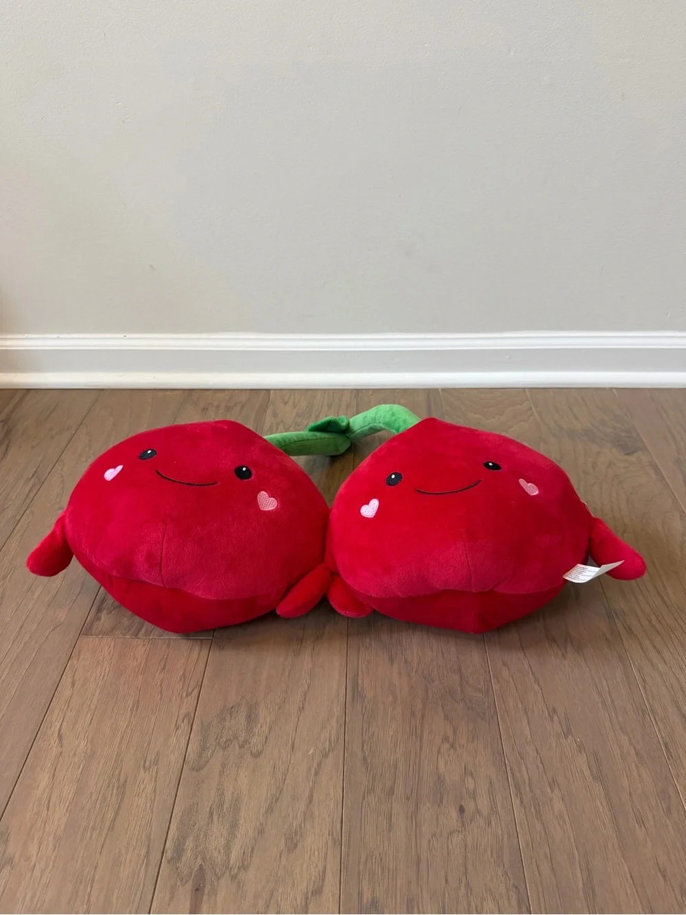 Hug Me nwt red